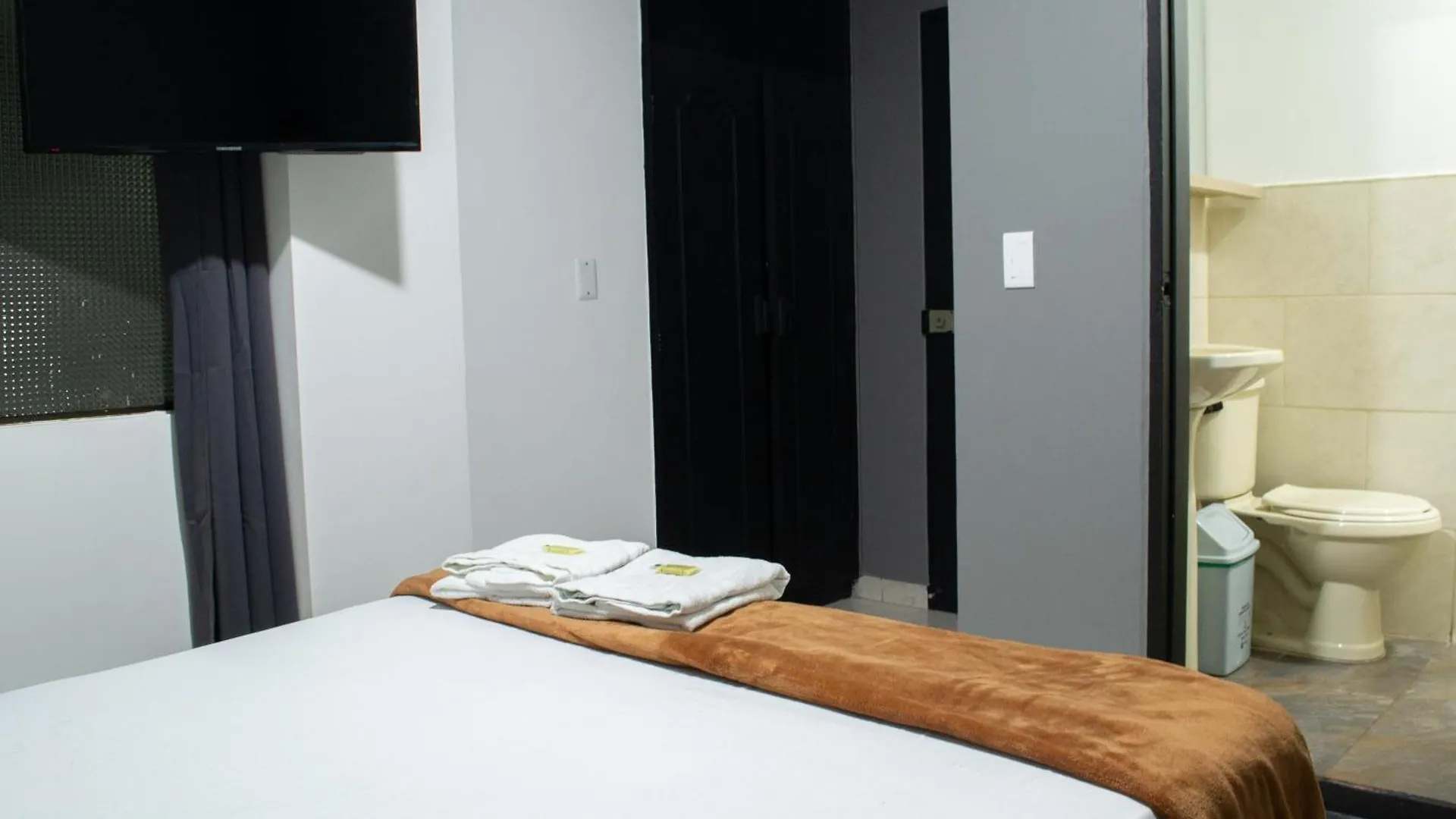 Hotel Ruisenor Itagui 3*,
