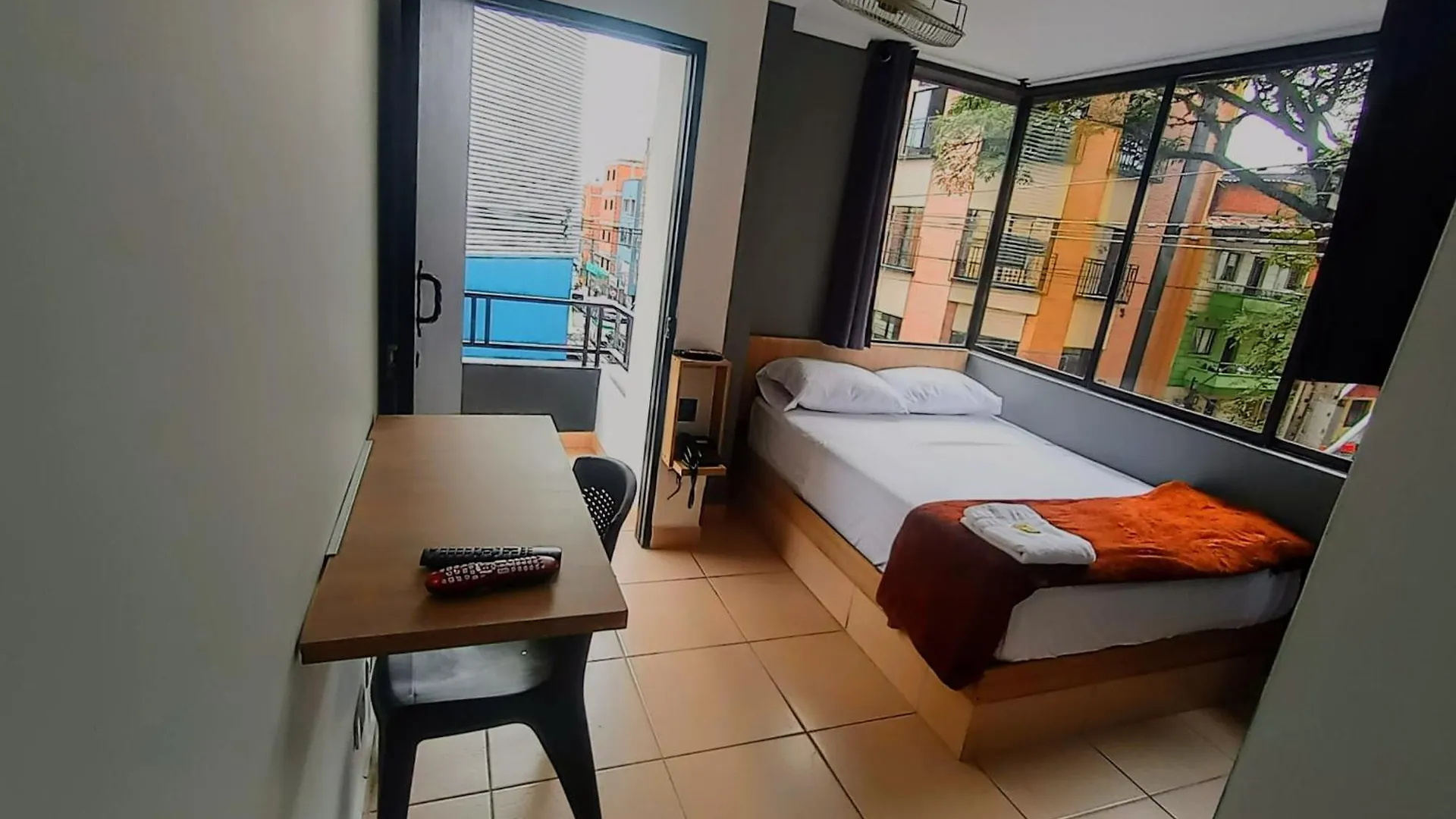 Hotel Ruisenor Itagüí